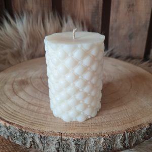 Bougie moulée effet cuir capitonné