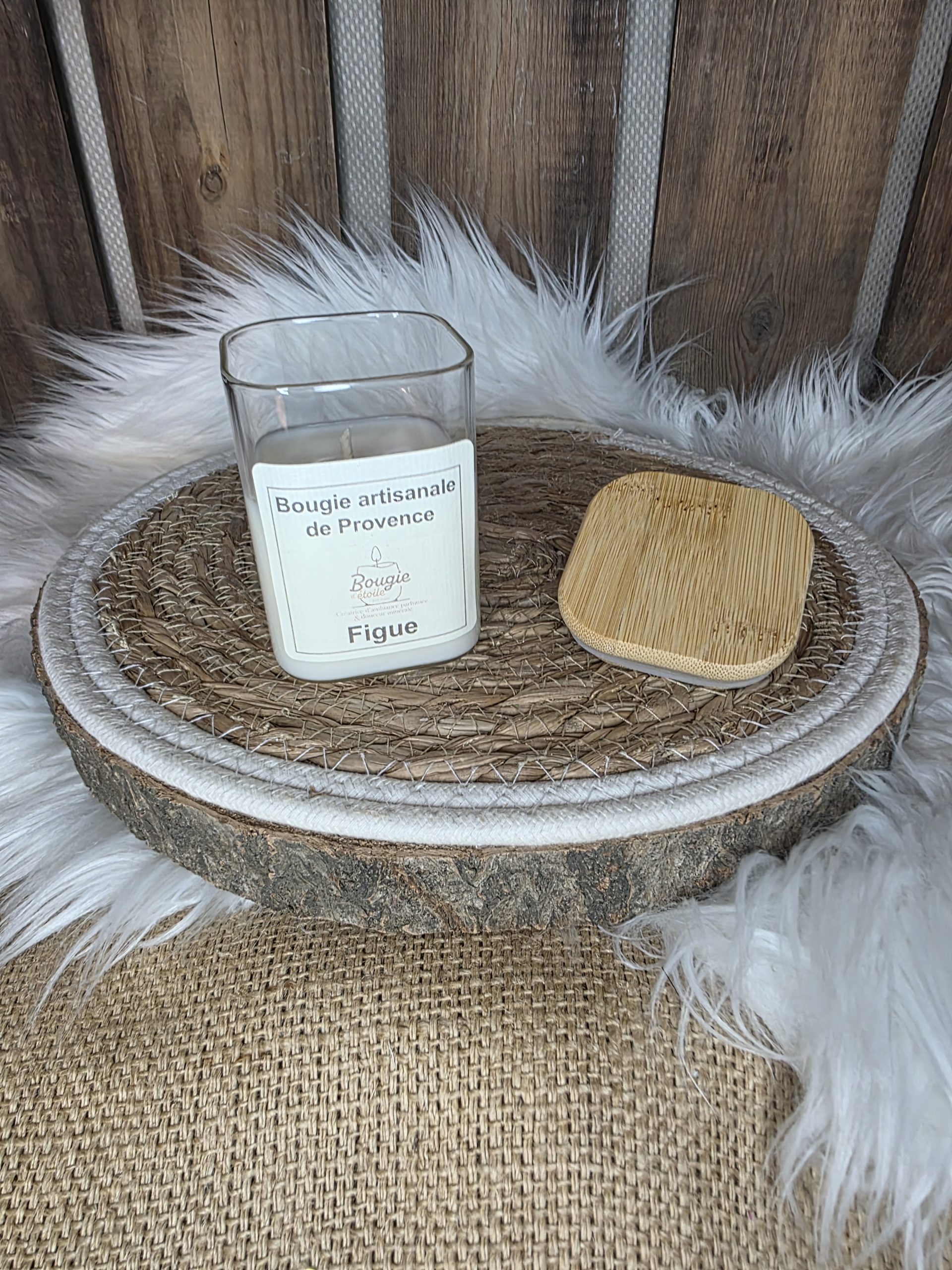 Bougie artisanale de Provence avec différents parfums